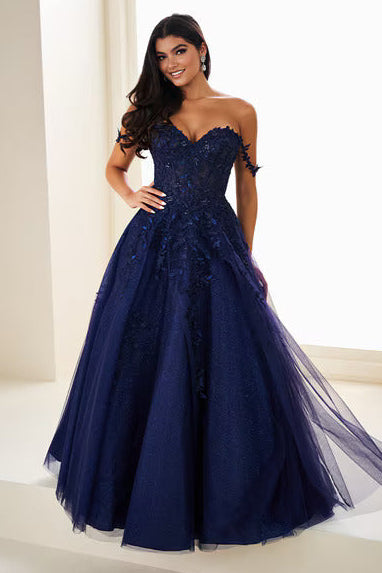 EW37028 - Ellie Wilde