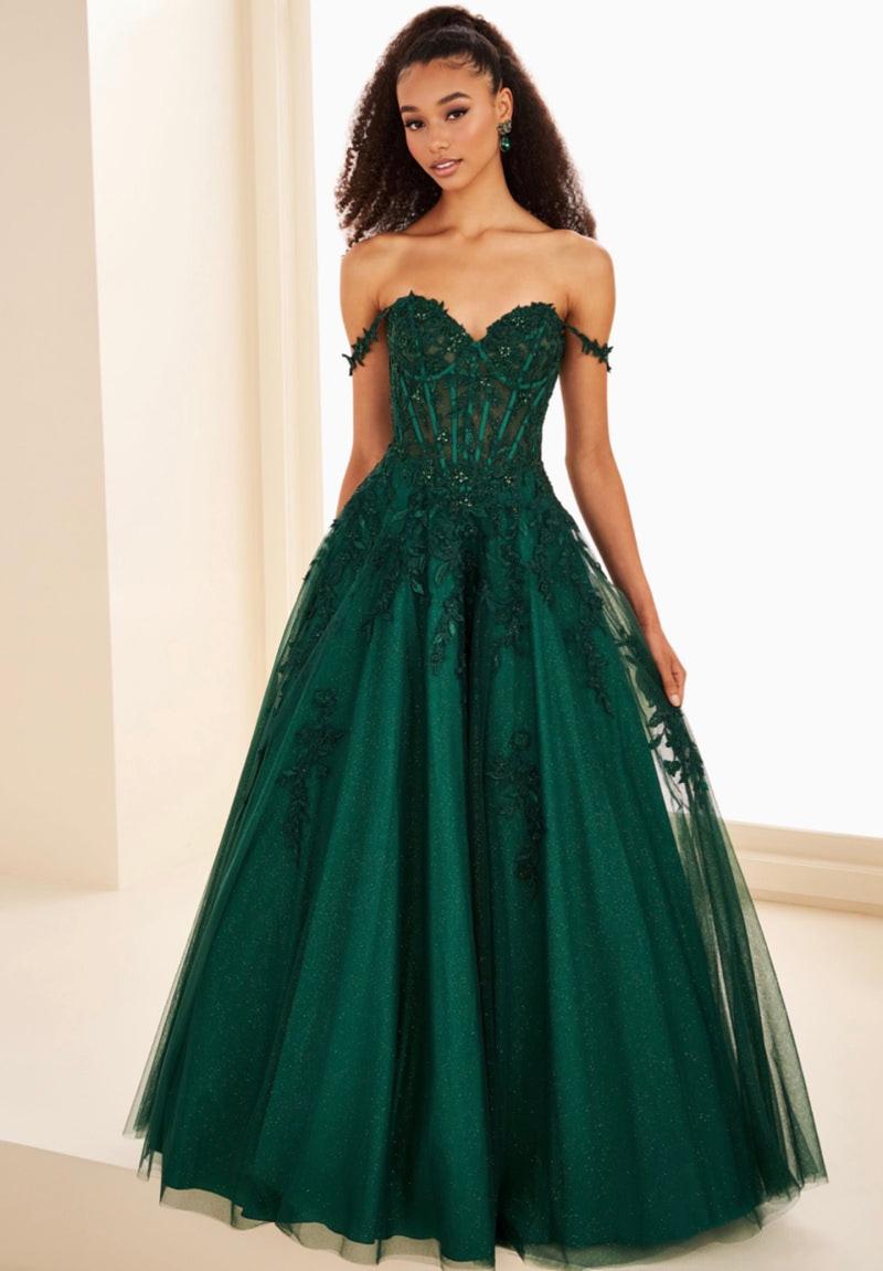 EW37028 - Ellie Wilde