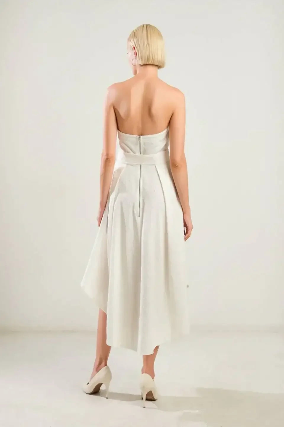 LIFE'S COMPASS - WHITE STRAPLESS MIDI DRESS