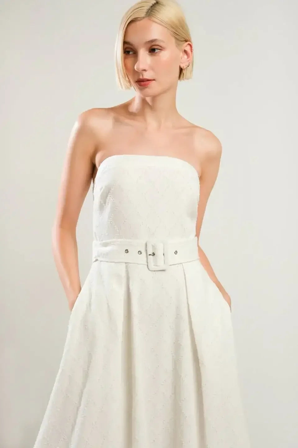 LIFE'S COMPASS - WHITE STRAPLESS MIDI DRESS