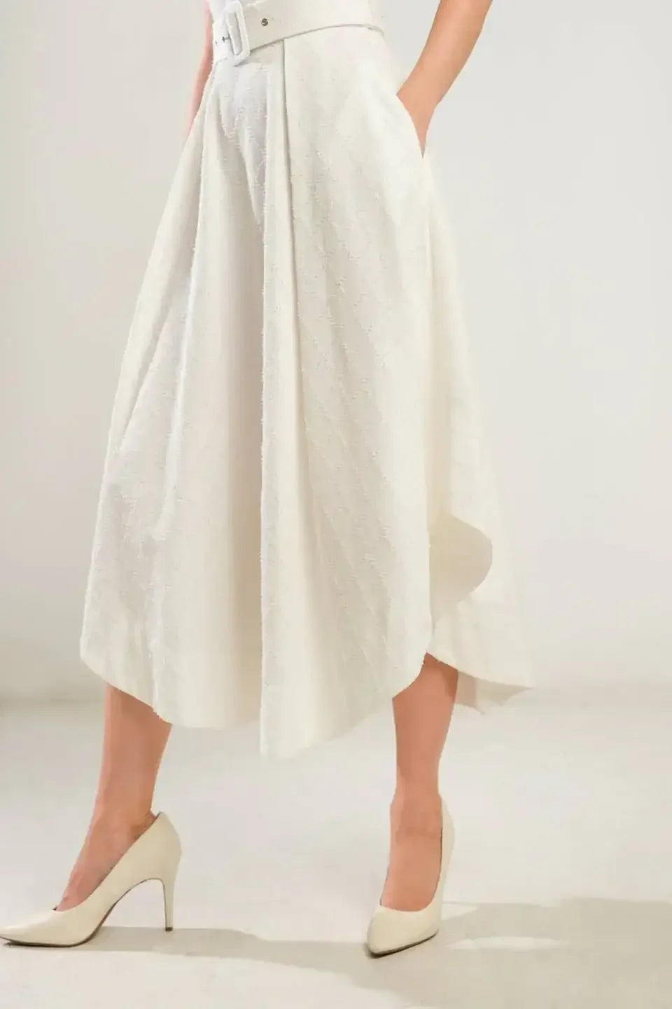 LIFE'S COMPASS - WHITE STRAPLESS MIDI DRESS