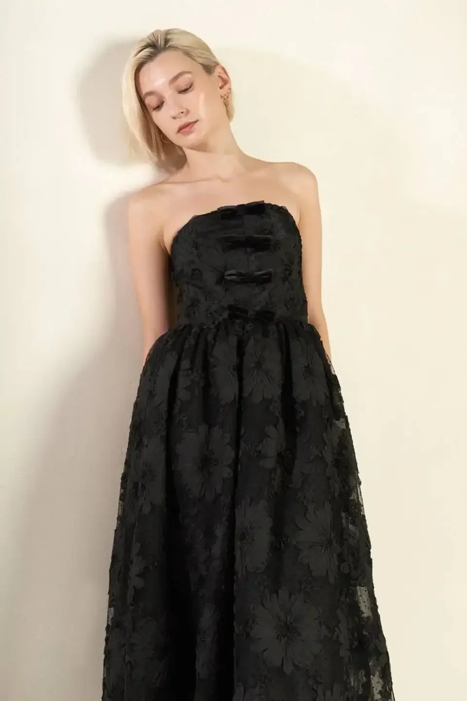 CONFIDENCE GAME BLACK LACE MIDI DRESS