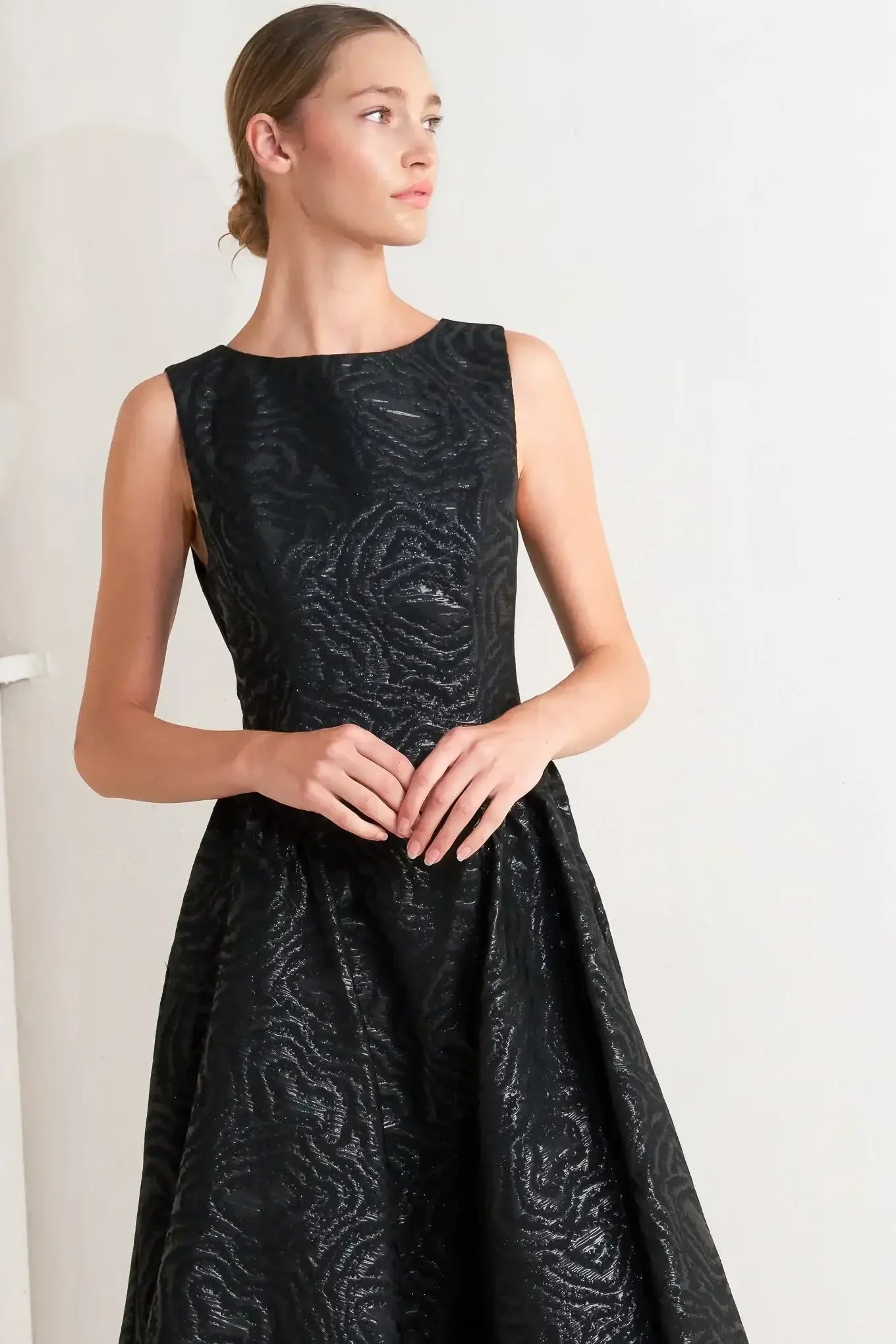 TEXTURED BLACK MIDI DRESS WITH OPEN BACK