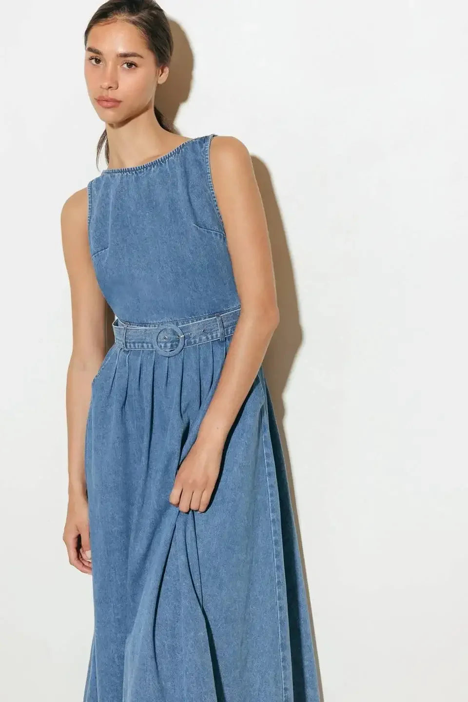 EFFORTLESS EDGE - OPEN BACK DENIM MIDI DRESS