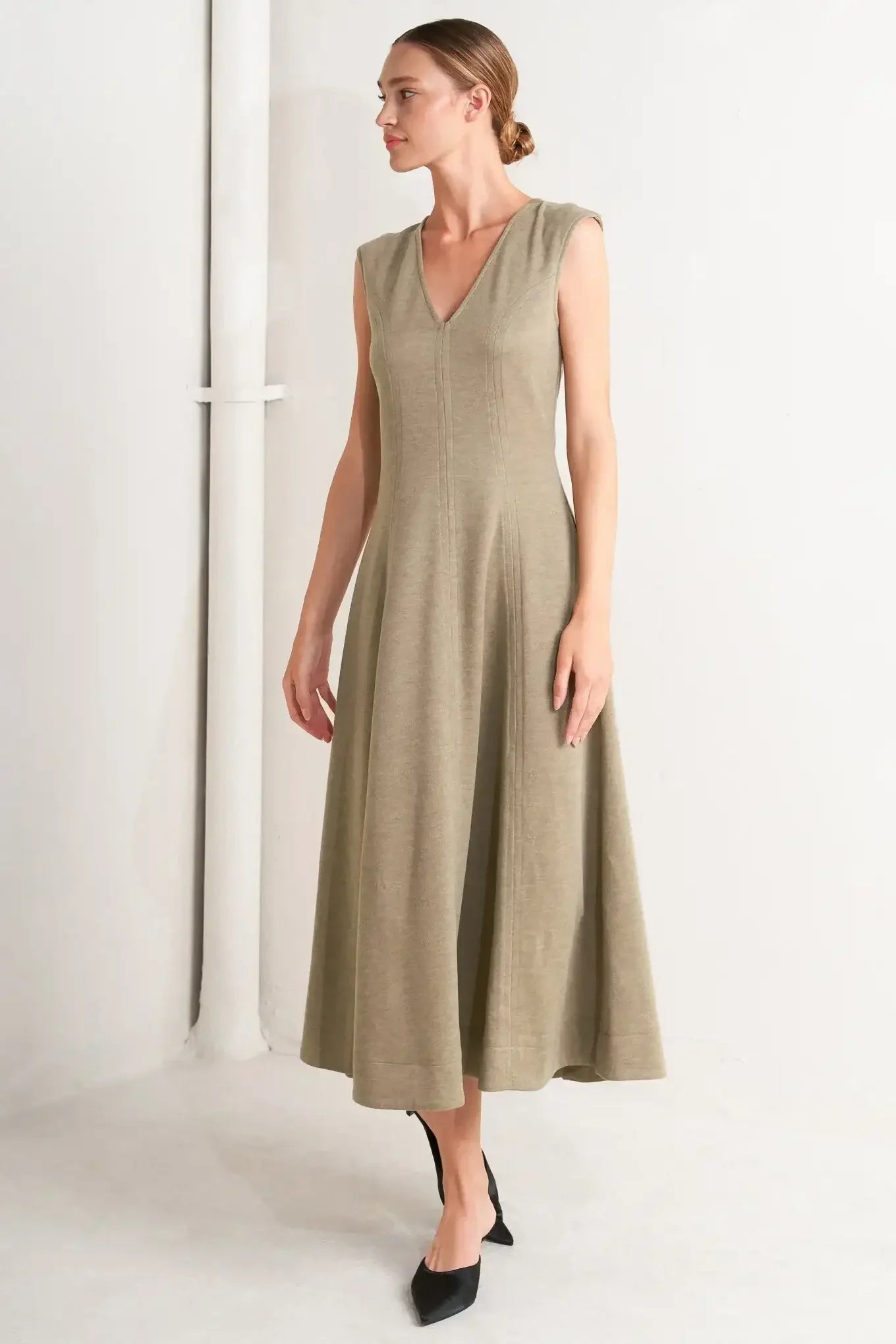 SOPHISTICATED SIMPLICITY MOCHA KNIT MIDI DRESS