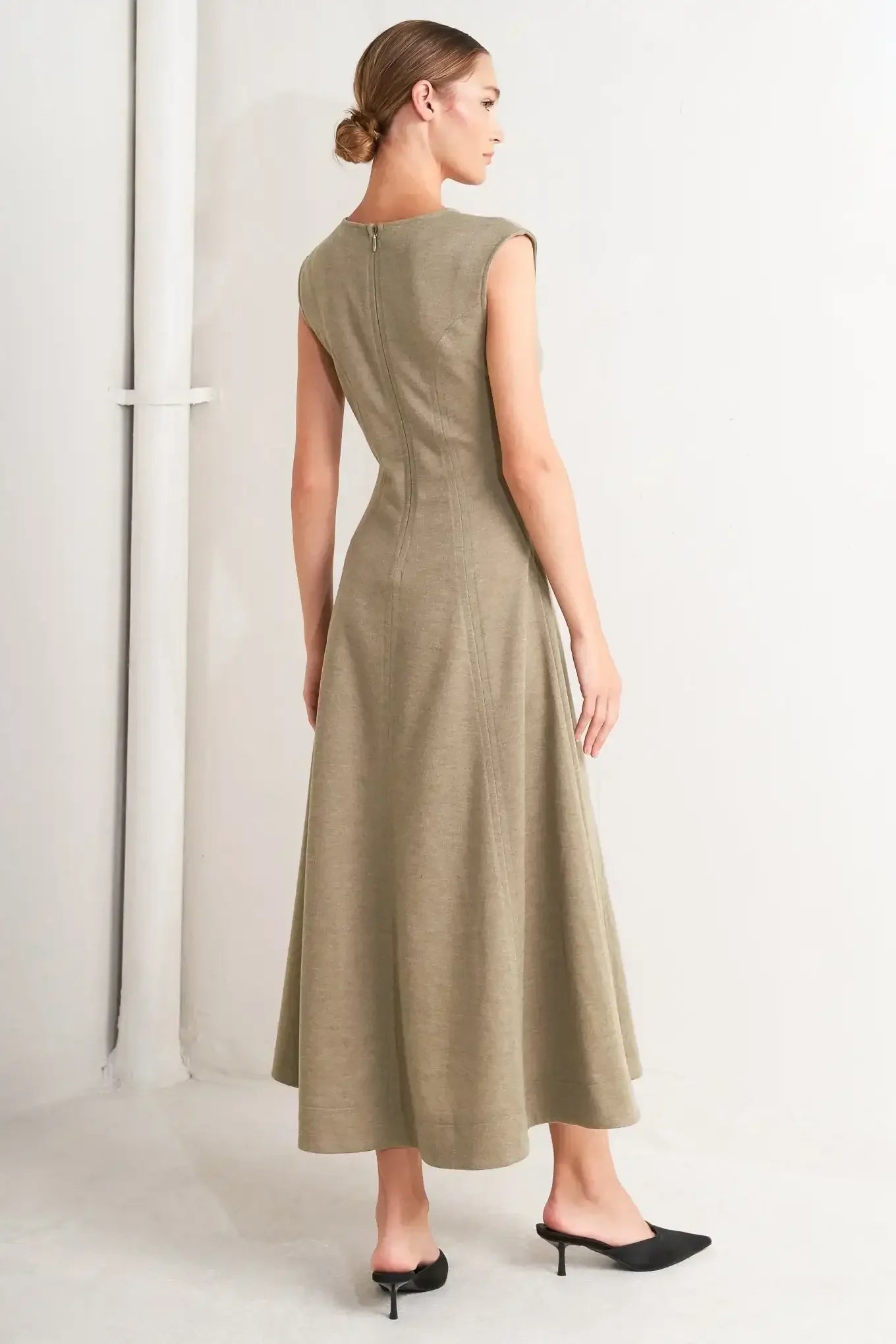SOPHISTICATED SIMPLICITY MOCHA KNIT MIDI DRESS