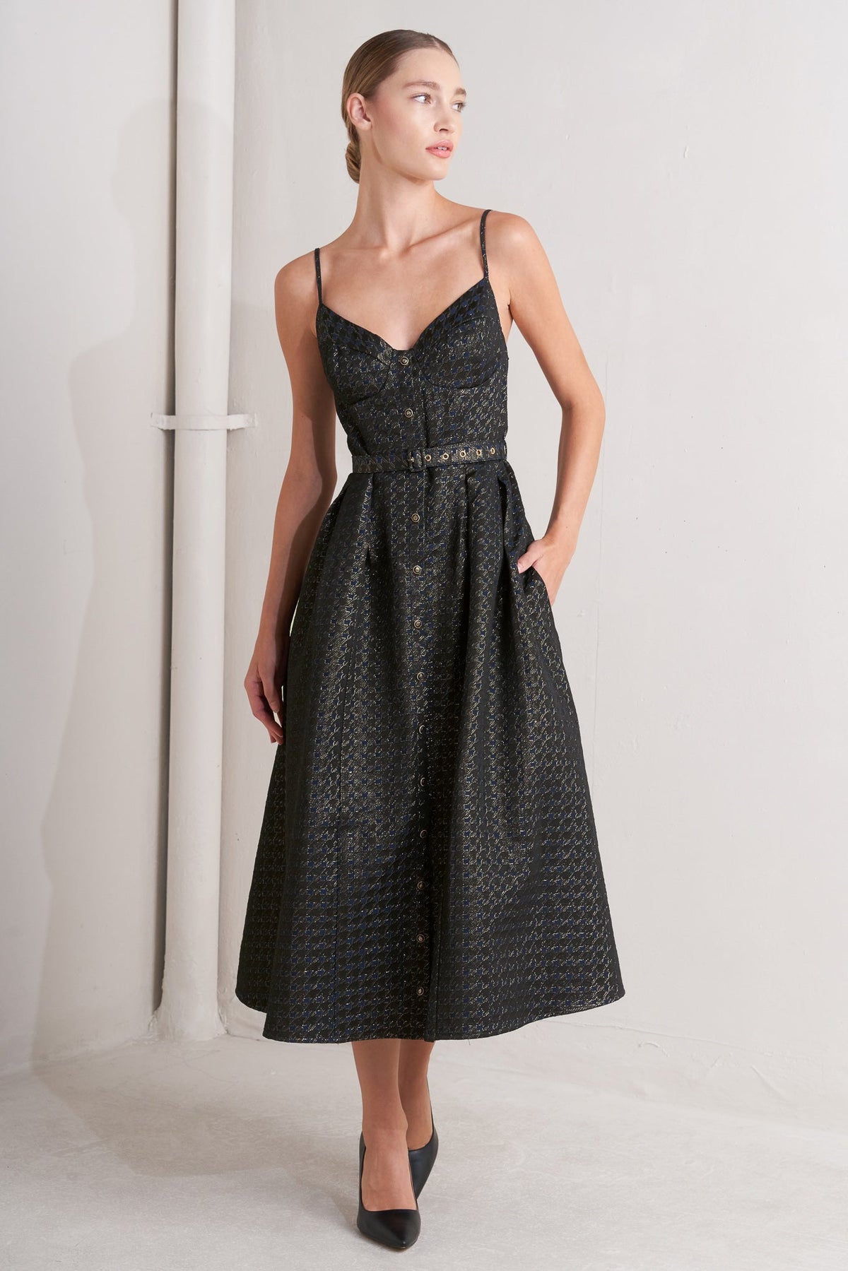 Lady Black Tie - Noir Tapestry Navy & Gold Midi Dress