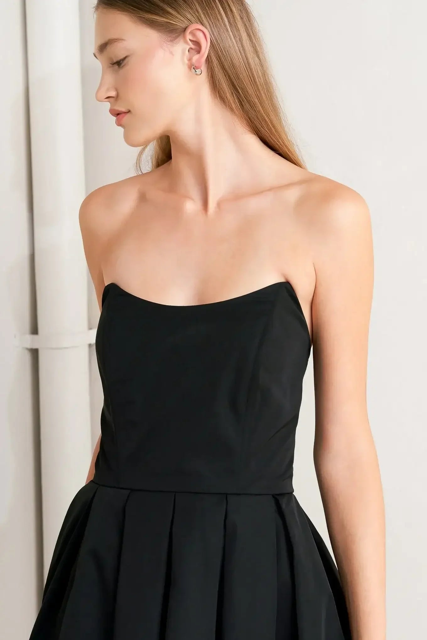 GALA NOIR BLACK SCOOP NECK STRAPLESS MIDI DRESS