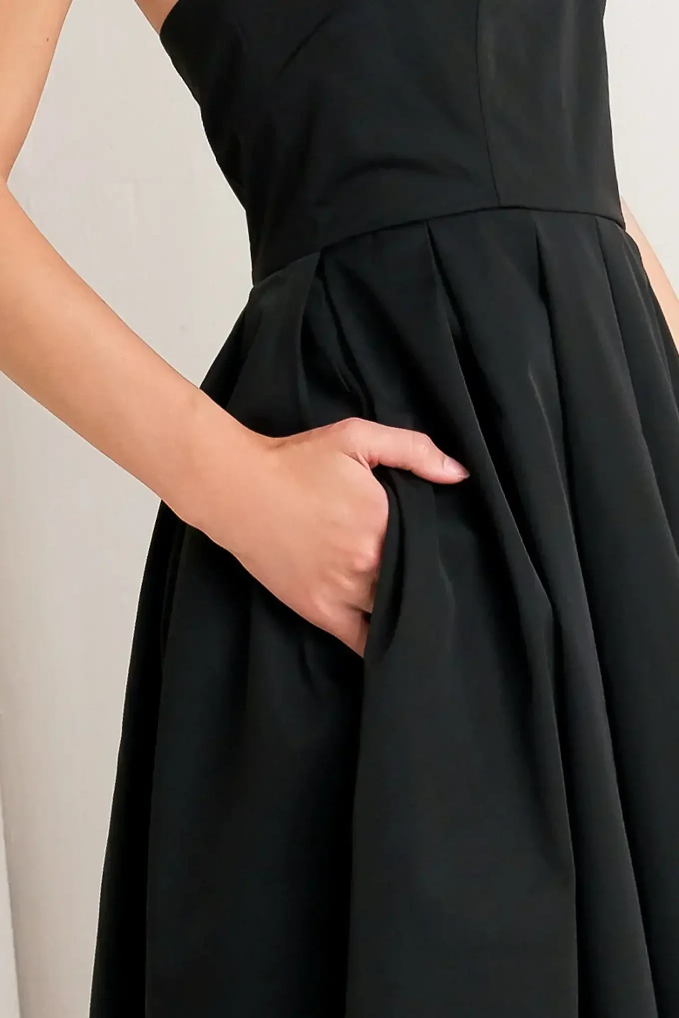 GALA NOIR BLACK SCOOP NECK STRAPLESS MIDI DRESS