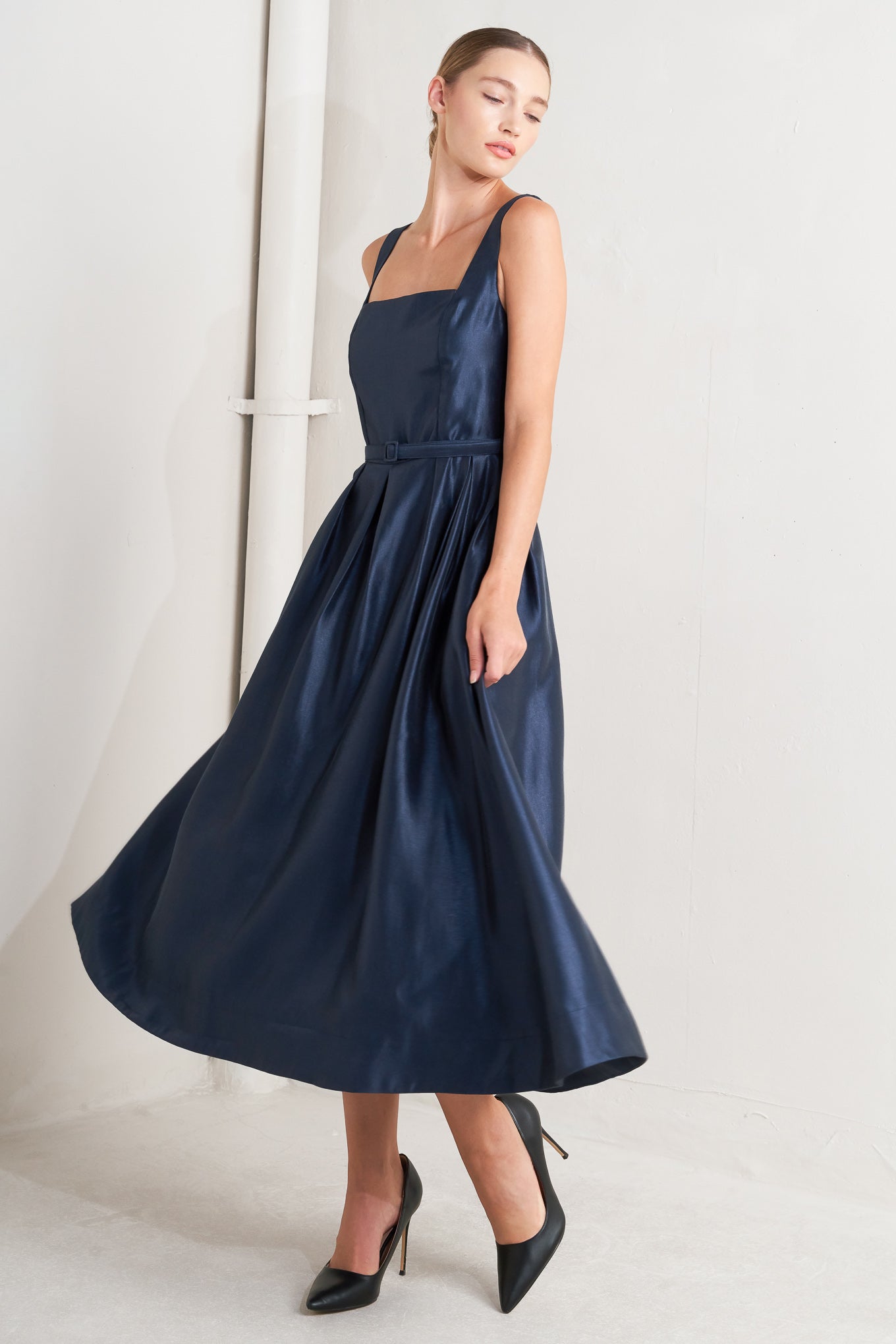 Femme Silhouette Navy Midi Dress | Lady Black Tie Navy / L Femme Silhouette Navy Midi Dress | Lady Black Tie Navy / L