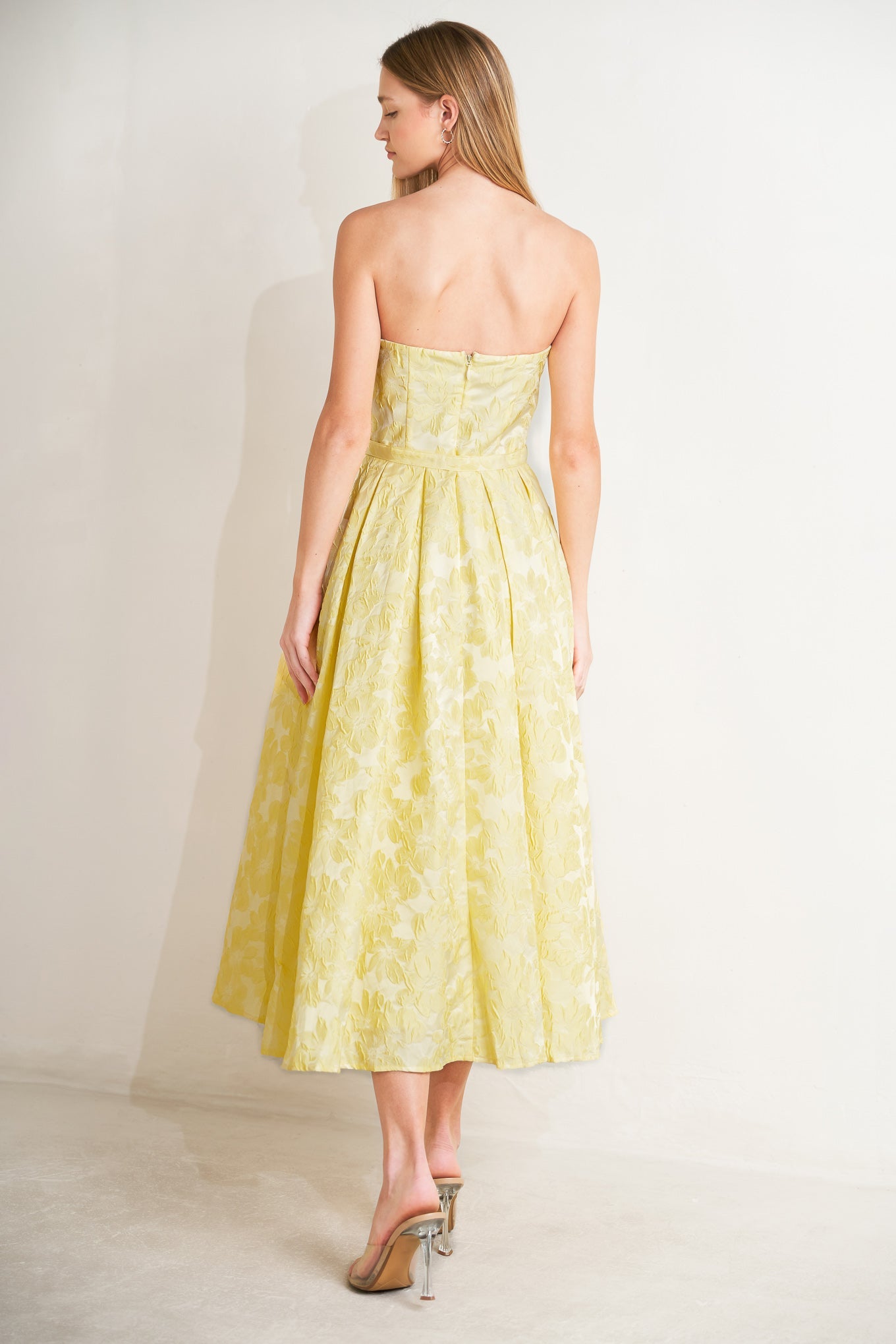 Lady Black Tie - Buttercup Bloom Lemon Yellow Midi Dress - Size L Lady Black Tie - Buttercup Bloom Lemon Yellow Midi Dress - Size L