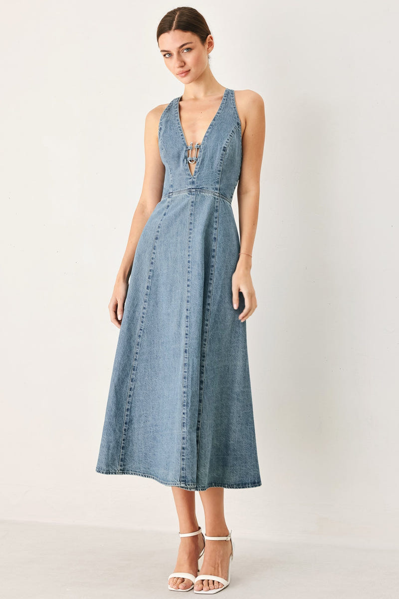 SUNDAY MUSE - V-NECK LIGHT DENIM MIDI DRESS