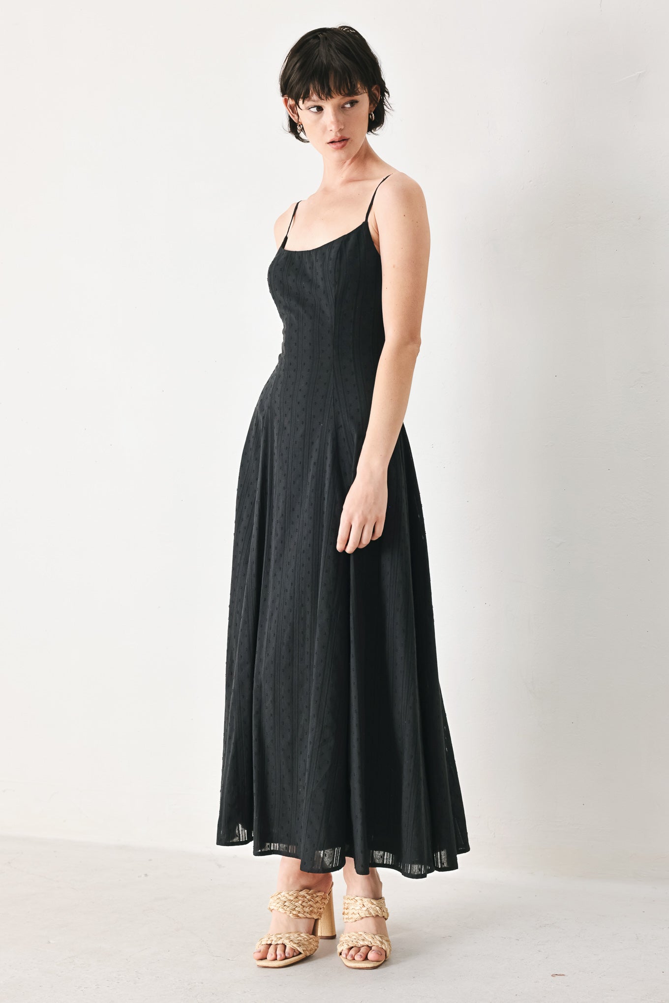 Vineyard Wedding Guest Dresses | Winery Wedding Looks | Lady Black Tie Vineyard Wedding Guest Dresses | Winery Wedding Looks | Lady Black Tie