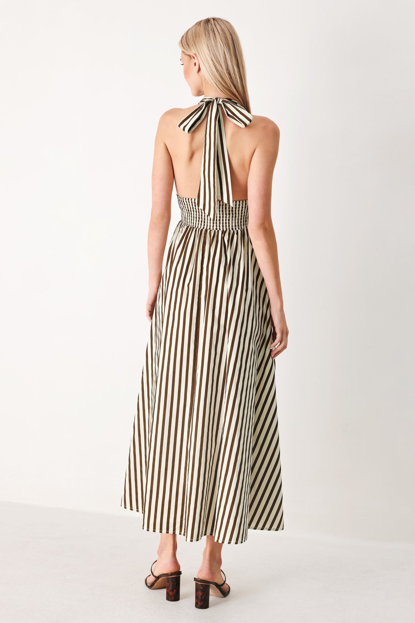 VACATION LINE STRIPED HALTER MIDI DRESS | Lady Black Tie VACATION LINE STRIPED HALTER MIDI DRESS | Lady Black Tie