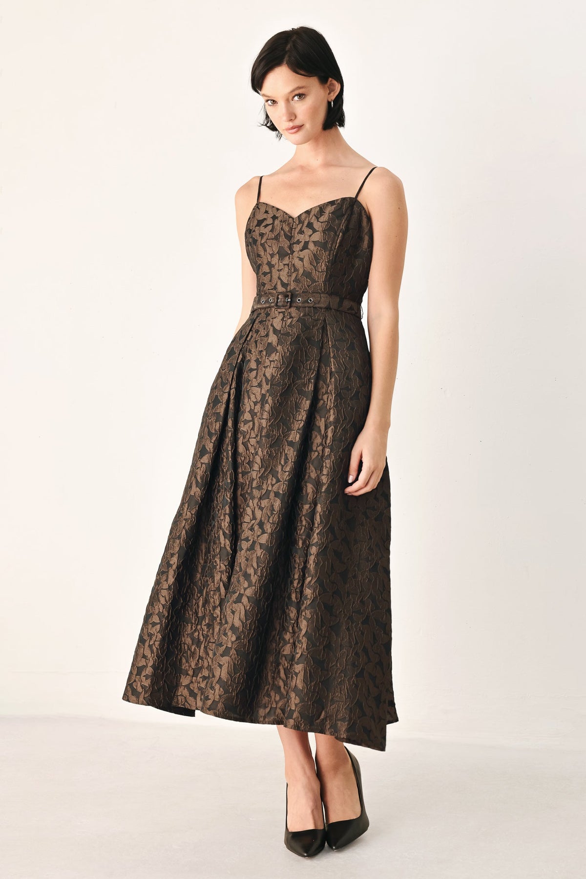 FALL ROMANCE - BROWN JACQUARD MIDI DRESS | Lady Black Tie