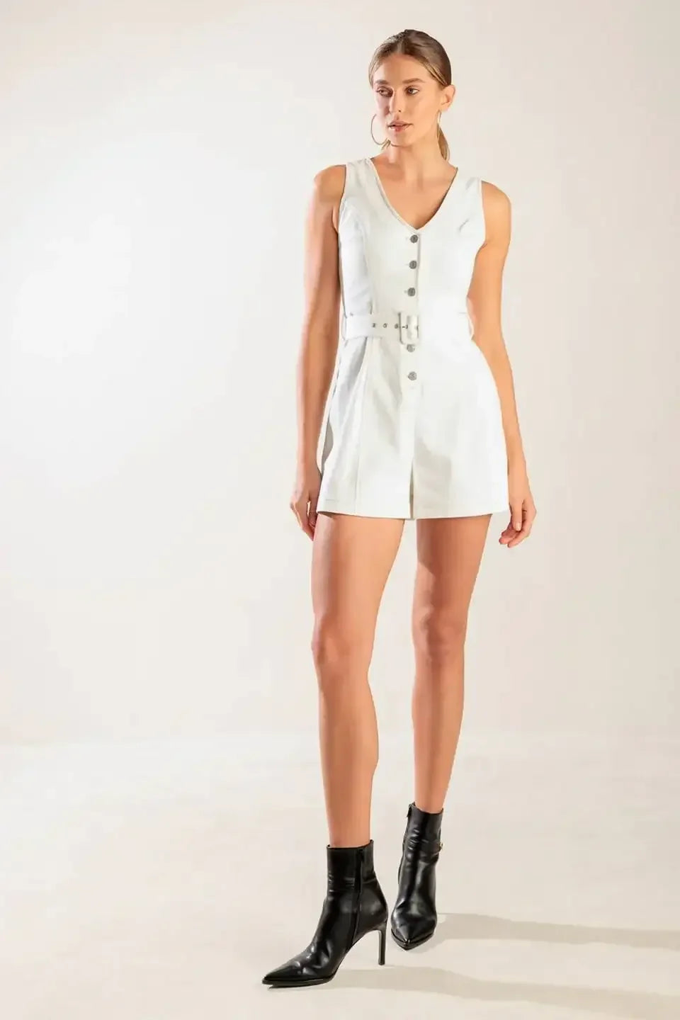 TAKE THE LEAD - WHITE SLEEVELESS ROMPER