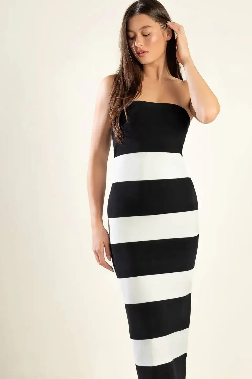 ROMANTIC AFTERNOON - STRAPLESS KNIT DRESS