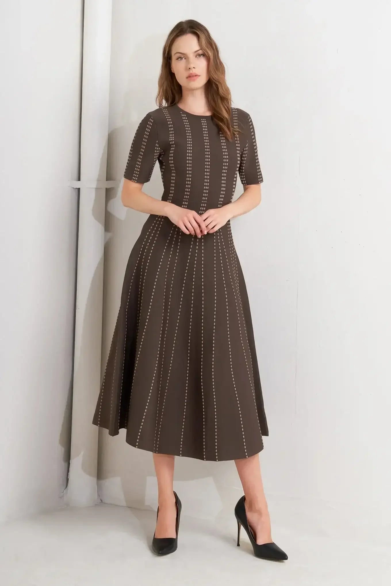 DOT DANCE SWEATER KNIT BROWN MIDI DRESS