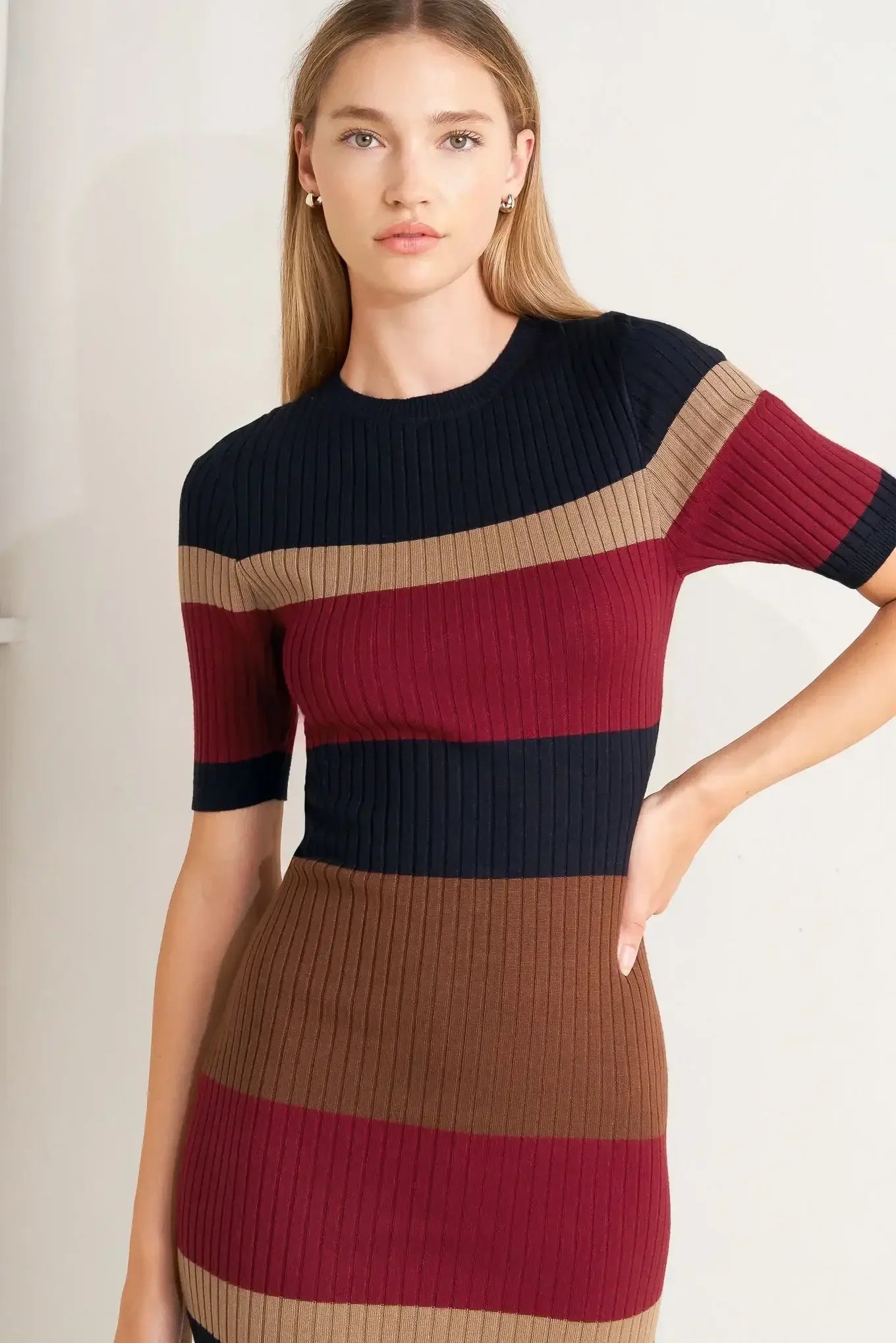 BLACK & BURGUNDY COLOR BLOCKED MIDI SWEATER DRESS