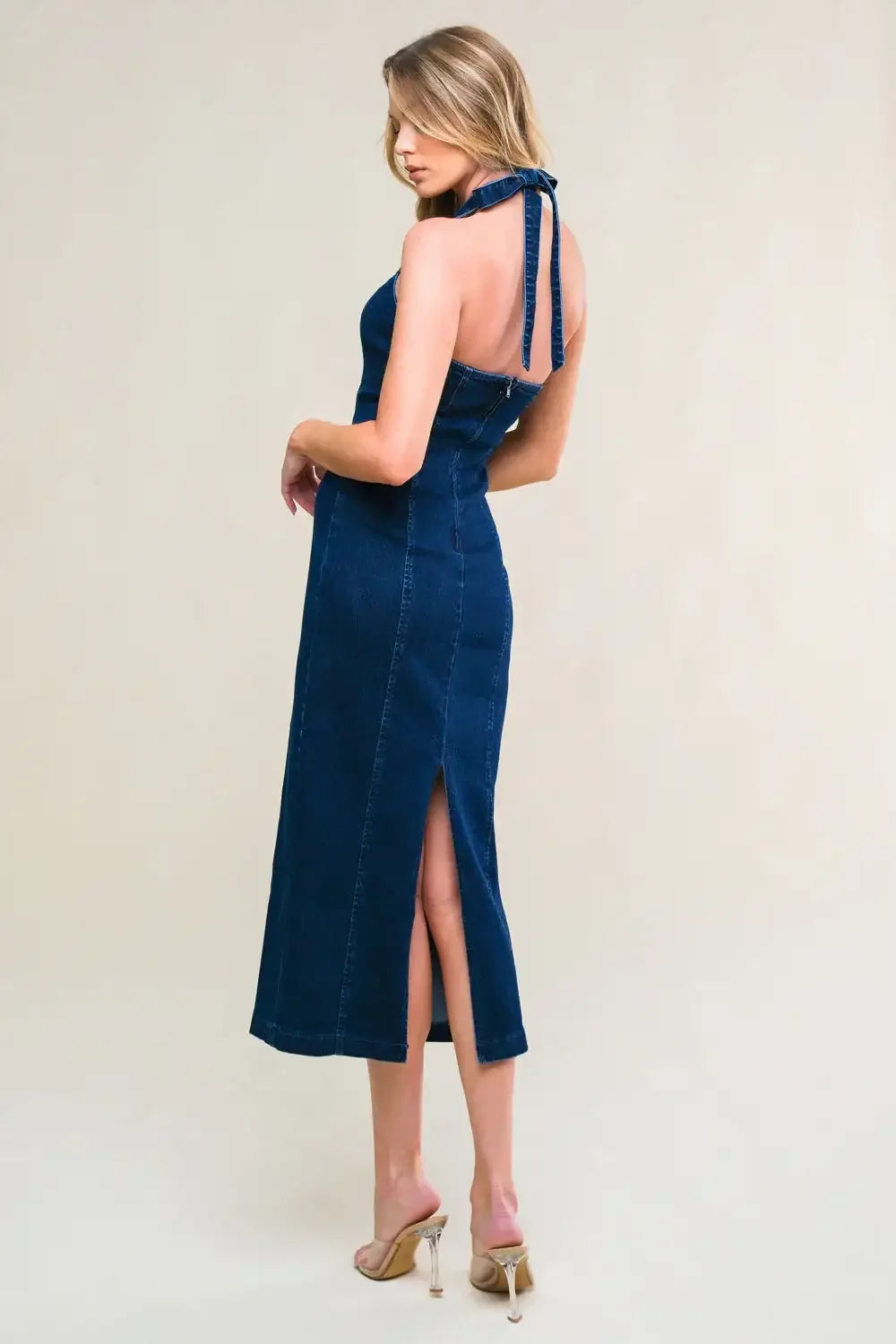 SO QUINTESSENTIAL - BODYCON HALTER DENIM MIDI DRESS