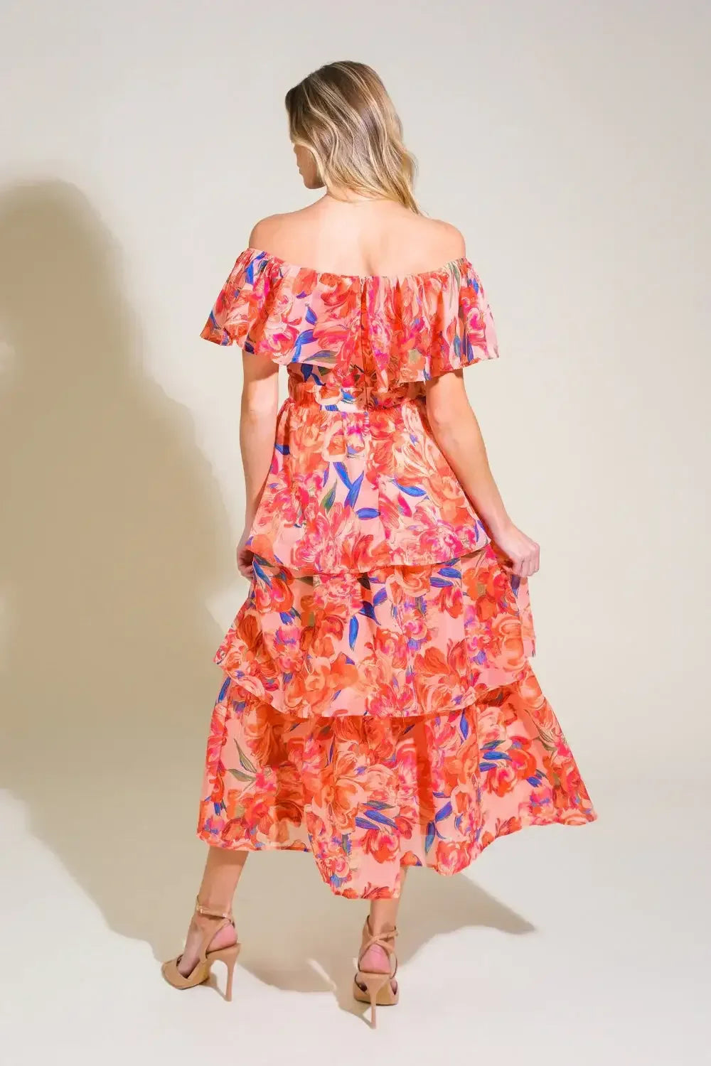 STROLL THE AVENUES MIDI DRESS - PEACH