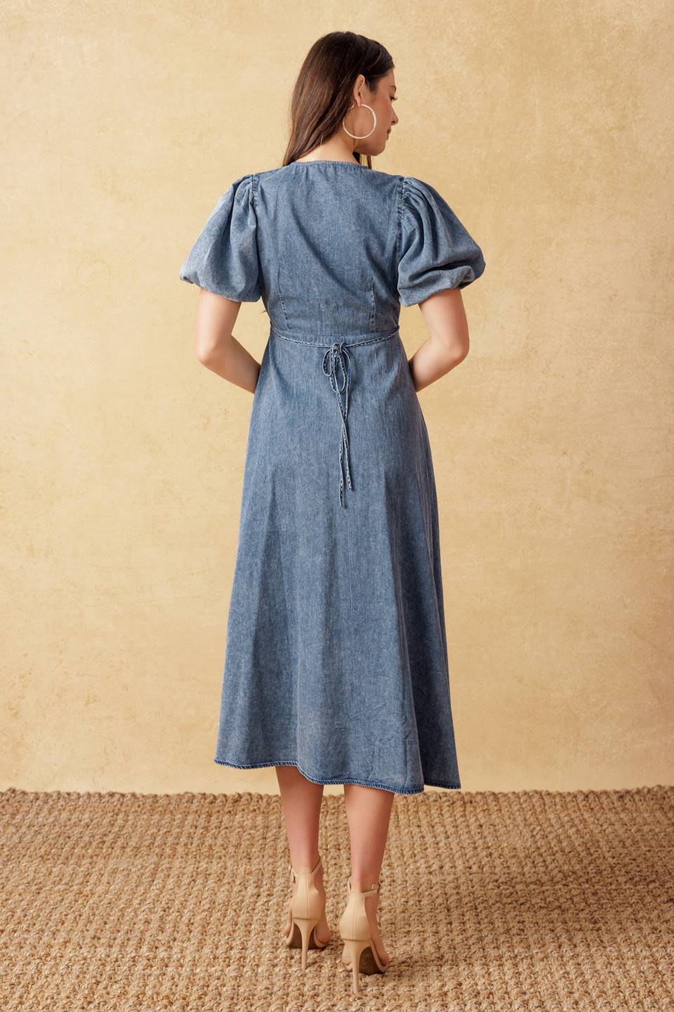 Lady Black Tie - Forever Mine - Puff Sleeve Denim Midi Dress