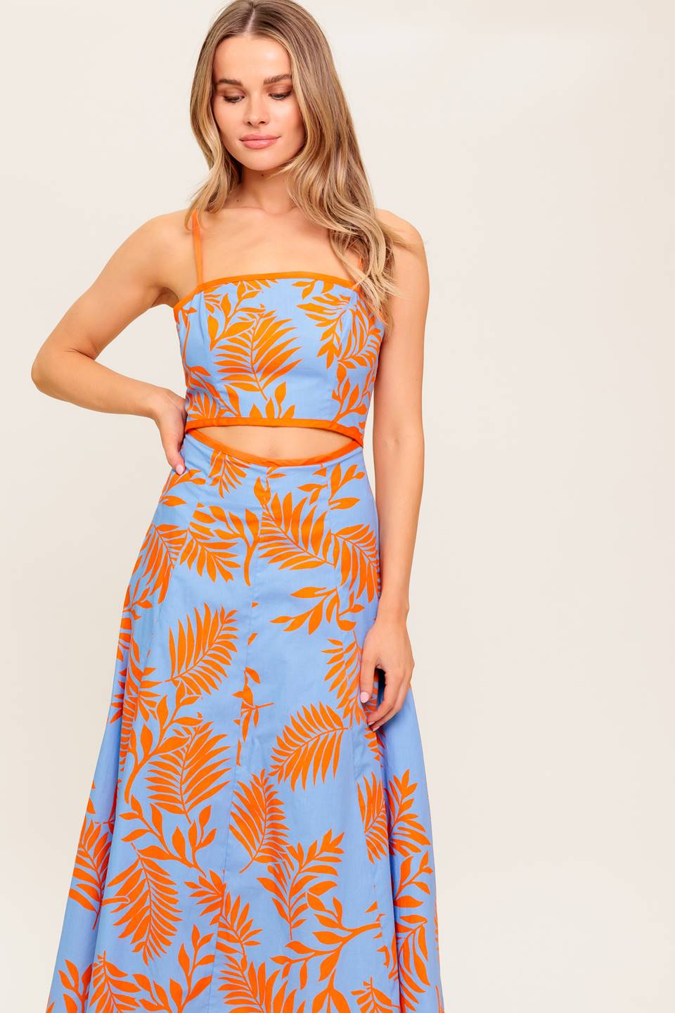 Lady Black Tie - Apricot Sunset Cut-out Midi Dress - Size M Lady Black Tie - Apricot Sunset Cut-out Midi Dress - Size M