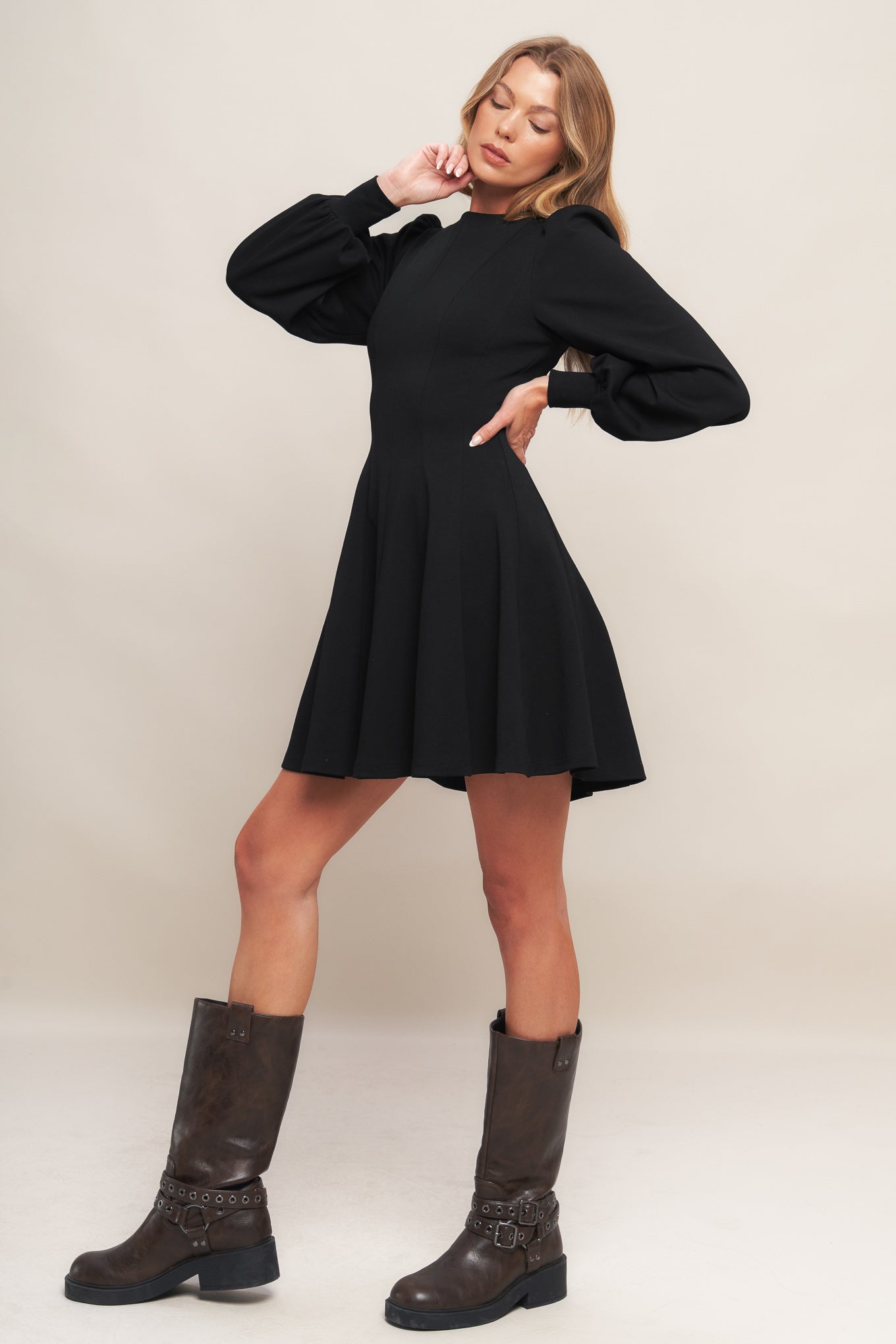BLACK SWAN HEAVY KNIT MINI DRESS | LADY BLACK TIE