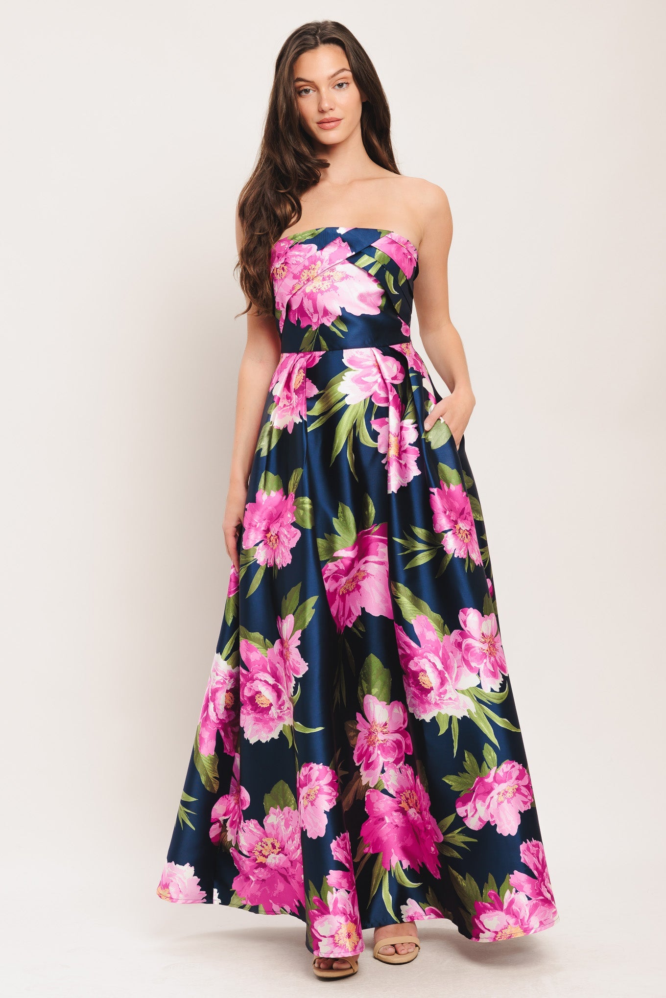 Lady Black Tie - Luna Flora Navy Maxi Dress - Size L Lady Black Tie - Luna Flora Navy Maxi Dress - Size L