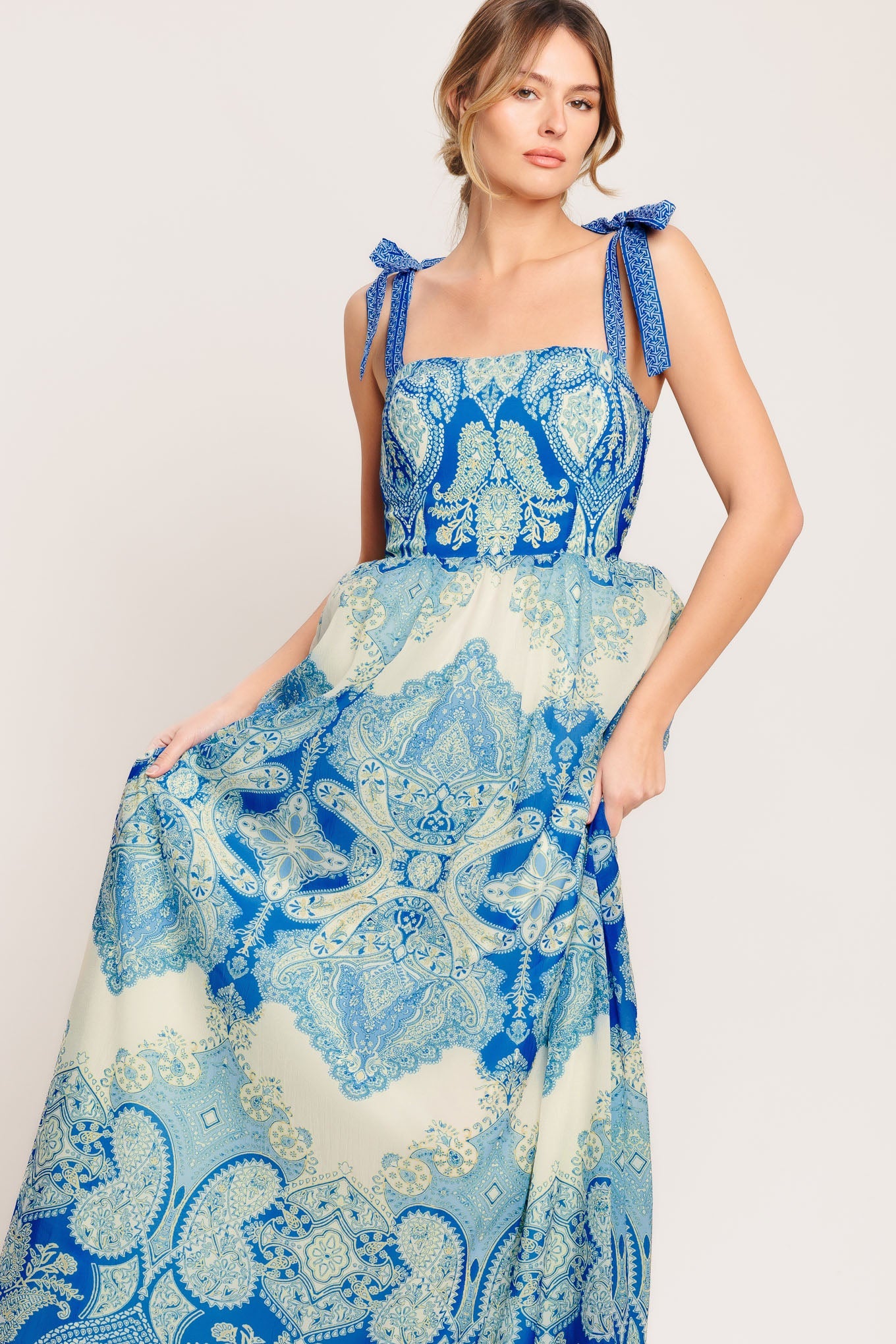 Lady Black Tie - Ocean Tapestry Maxi Dress