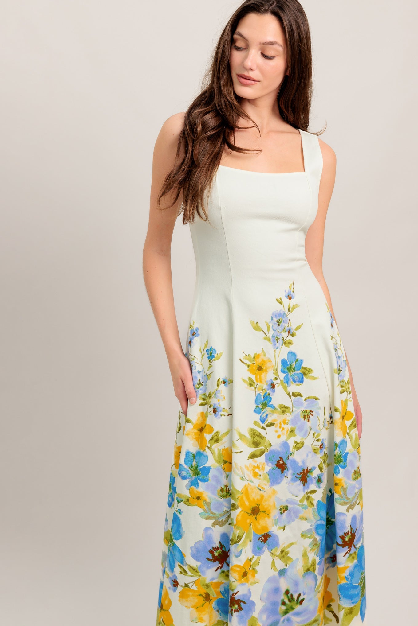 DREAMING OF THE COAST FLORAL MIDI DRESS
