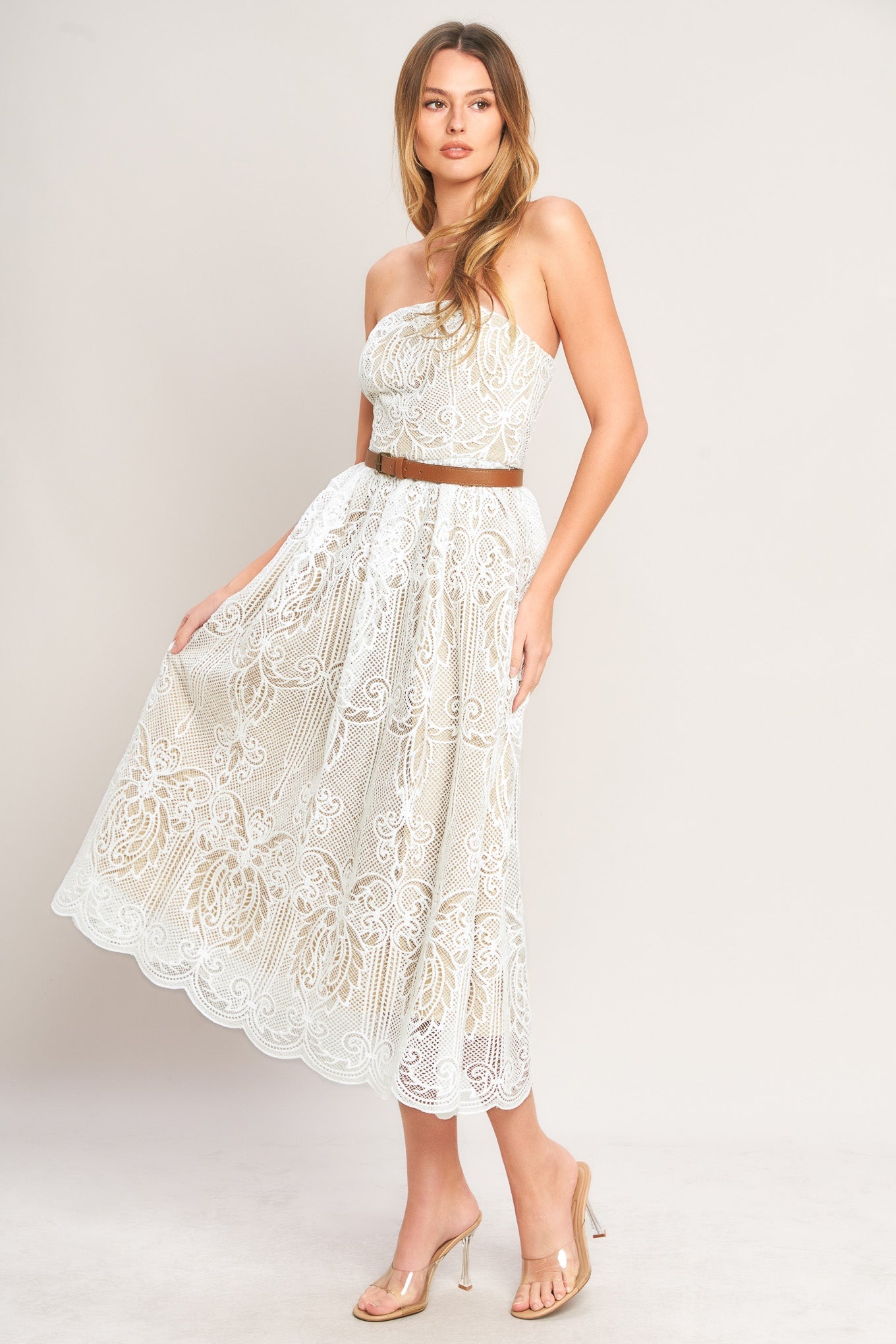 PINEAPPLE PARADISE - WHITE LACE DRESS | LADY BLACK TIE
