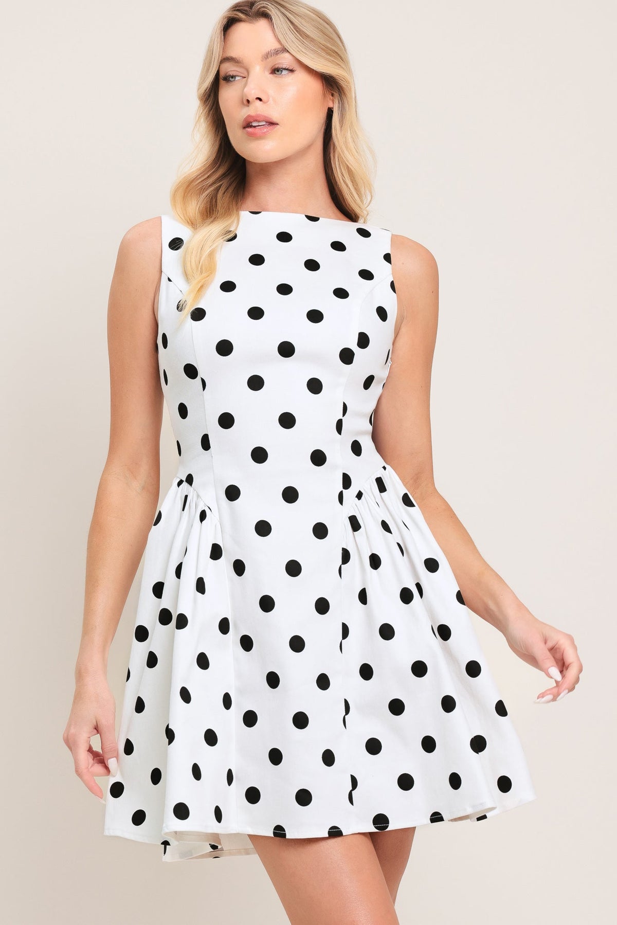 black and white dot dress Lady Tie - Spotlight Love Polka Mini Strapless neckline size:king 4pcs bedroom set (king bed/dresser/mirror/nightstand) occasion-Valentines Day Classy White Tuxedo with