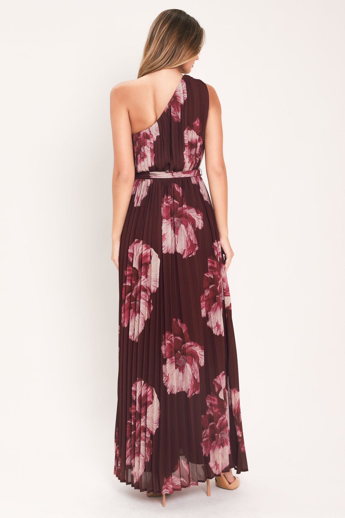 CRIMSON MUSE - BURGUNDY PLEATED ONE-SHOULDER MAXI DRESS | Lady Black Tie