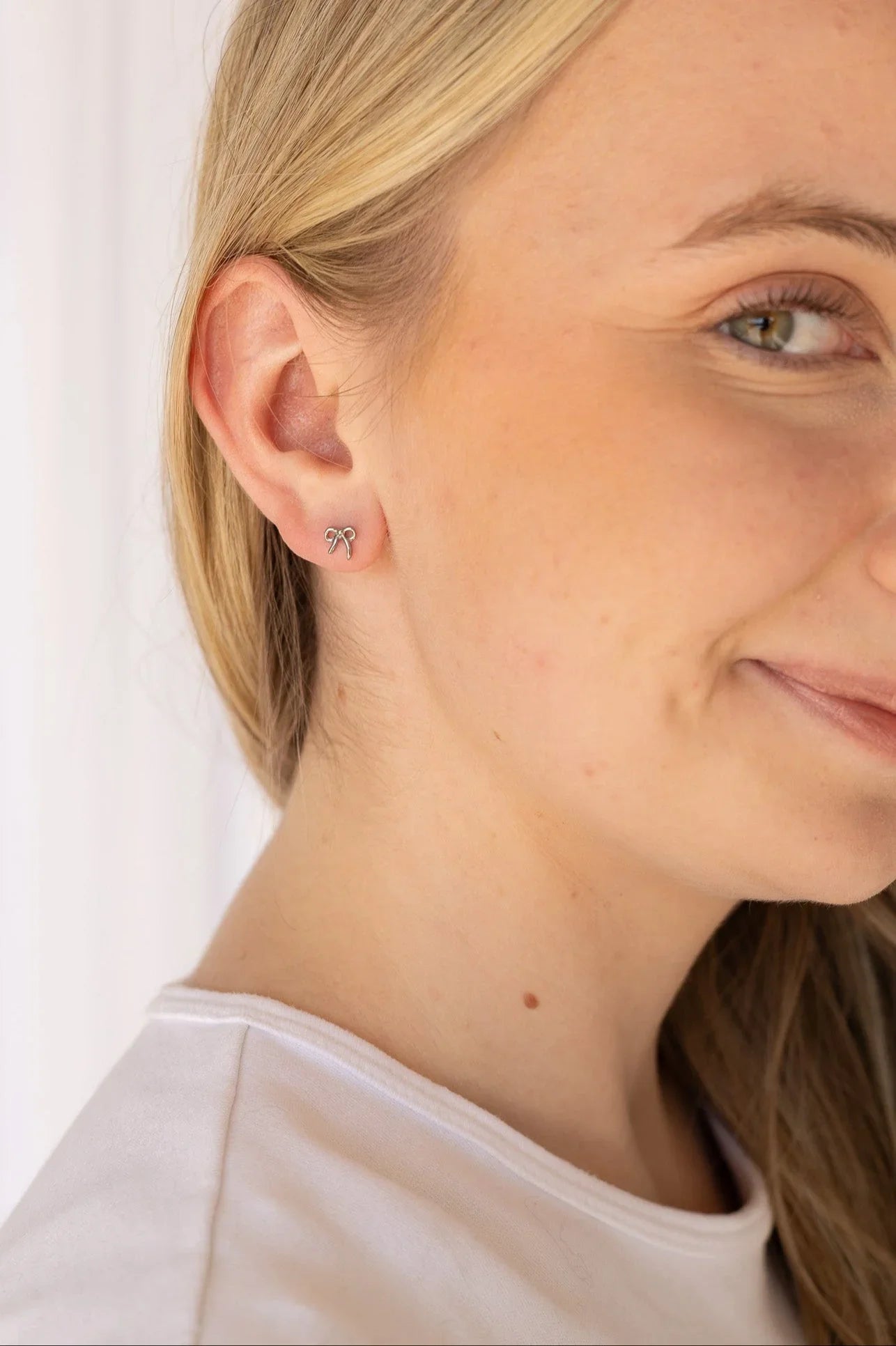 Bow Flat Back Stud Earring 2.0