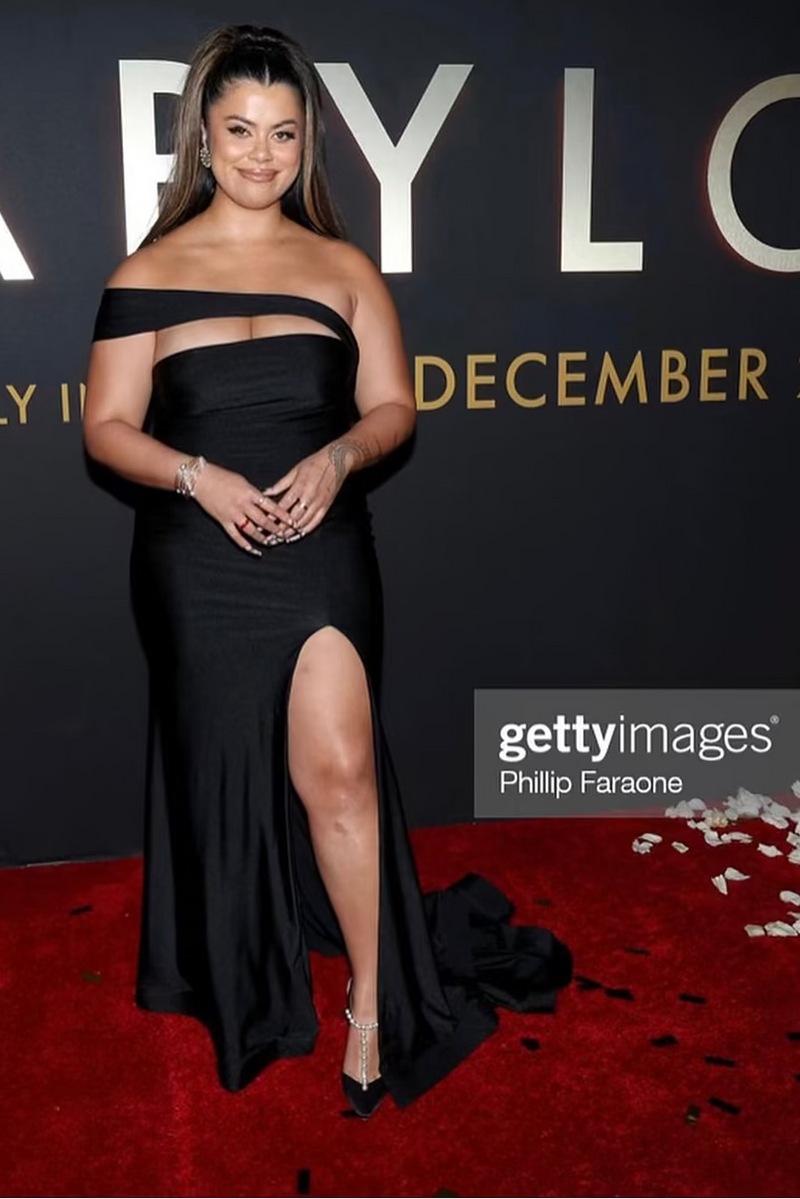 Lady Black Tie as seen on, photo 14 of 34