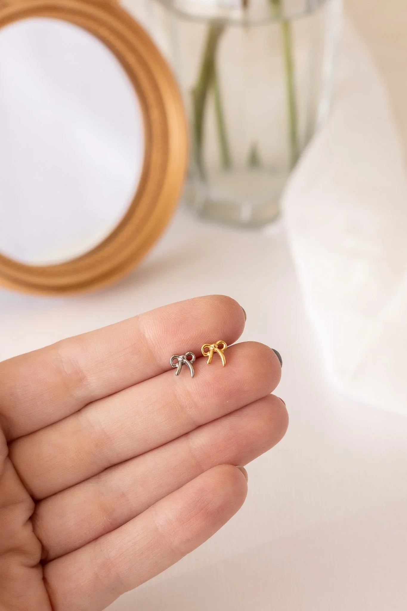 Bow Flat Back Stud Earring 2.0