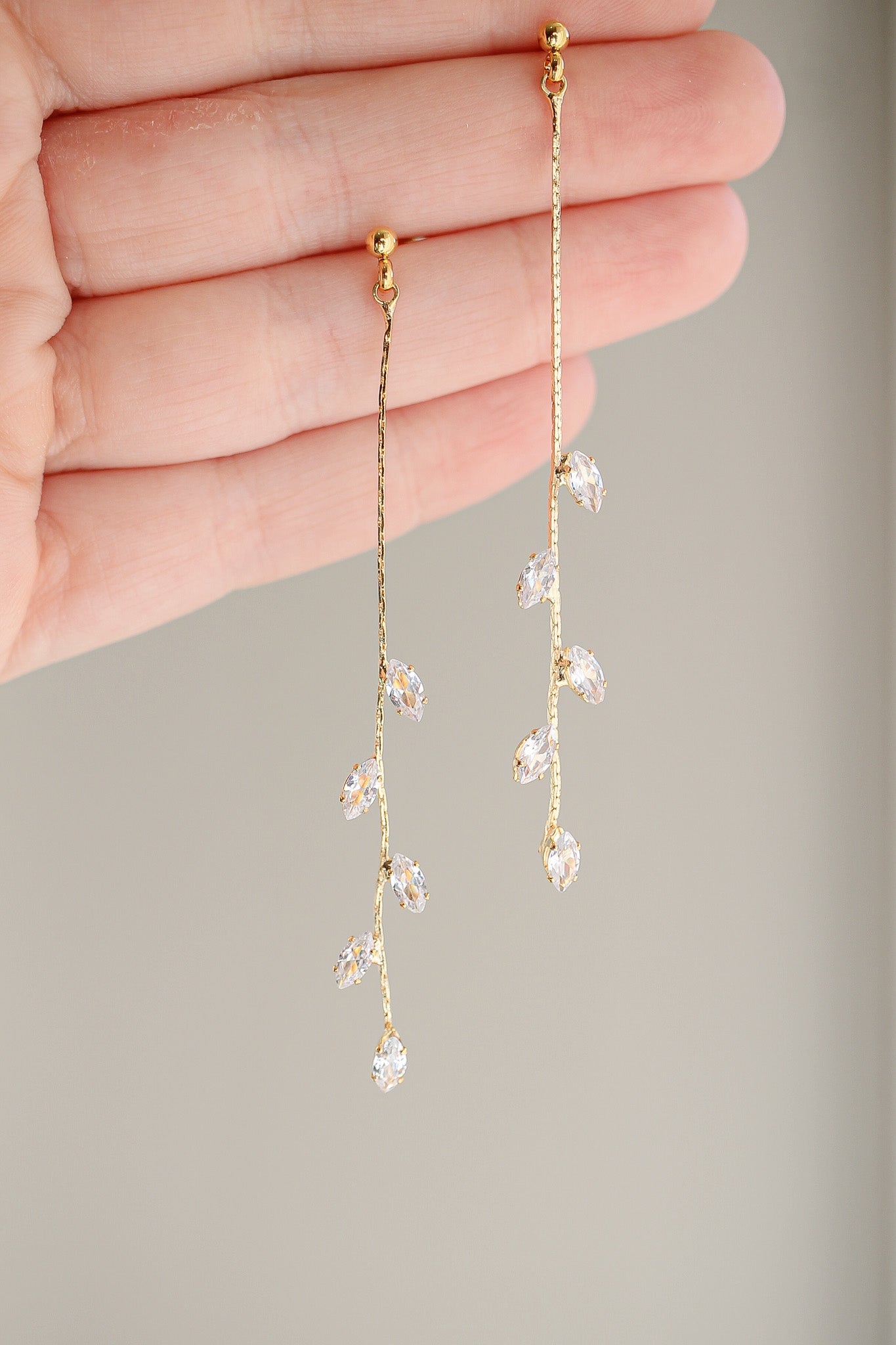 Gold Earrings Collection | Elegant Jewelry at Lady Black Tie Gold Earrings Collection | Elegant Jewelry at Lady Black Tie