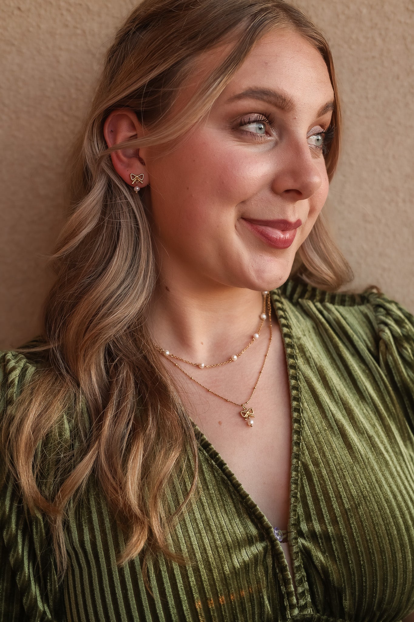 Jane Bow & Pearl Necklace