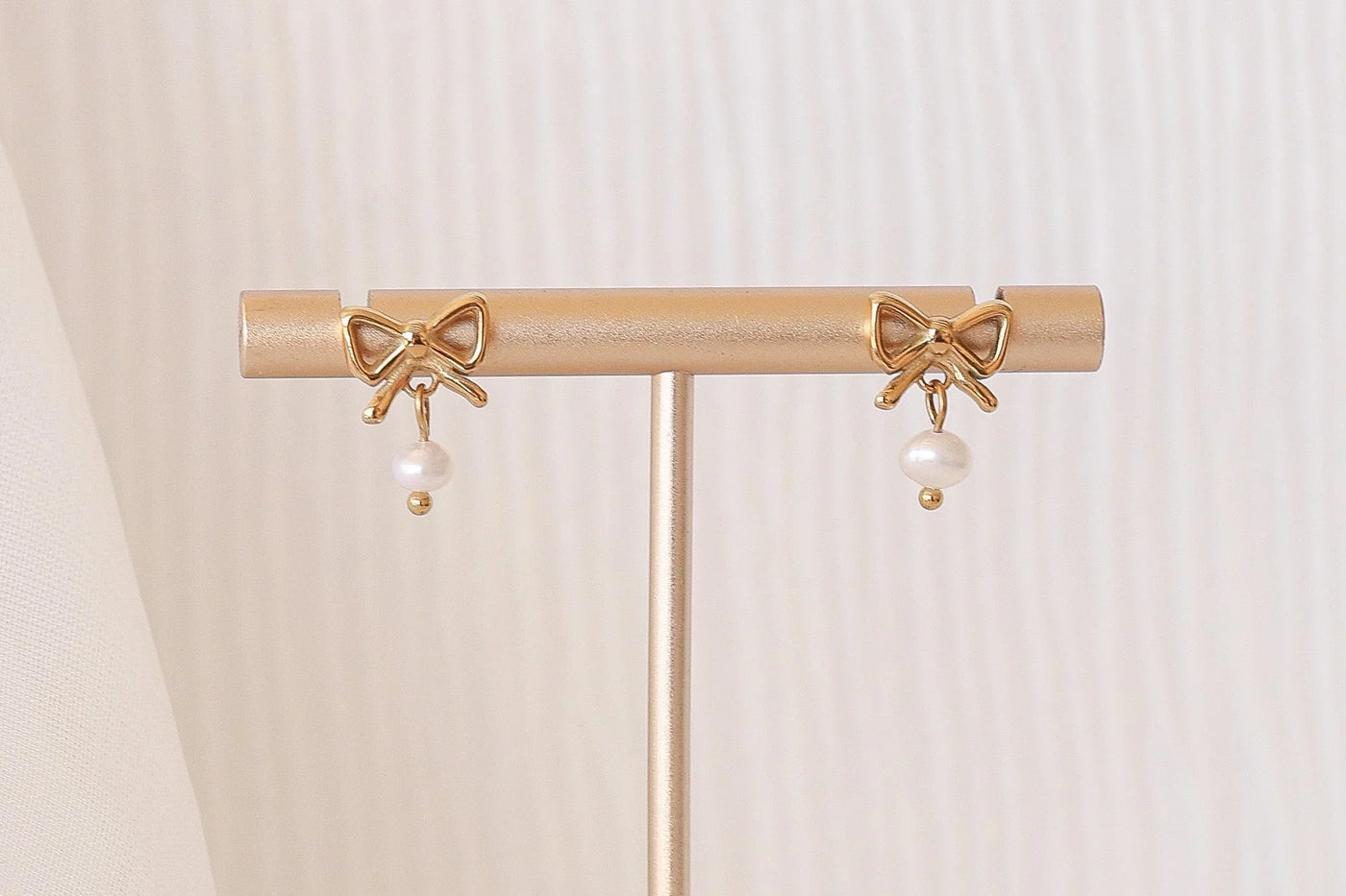 Jane Bow & Pearl Drop Earring