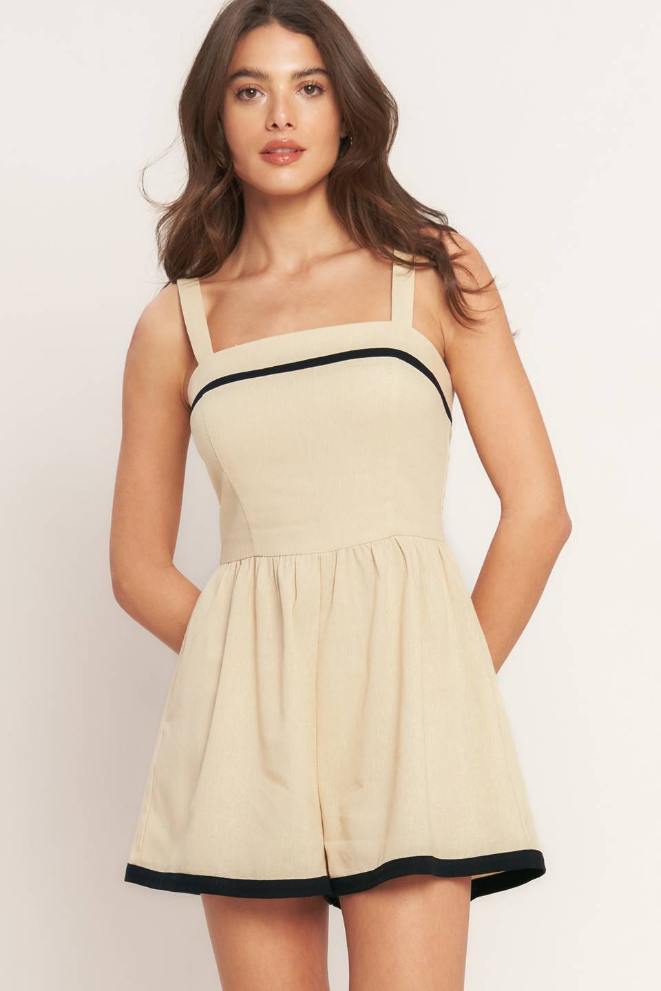 LOVELY LINE TAUPE ROMPER