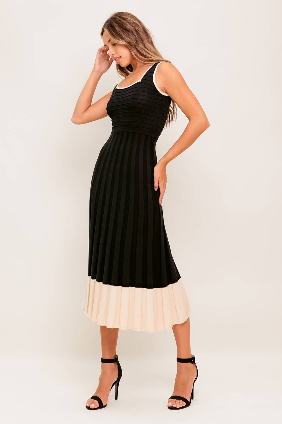 Lady Black Tie - Laurel Black & Cream Sweater Midi Dress - Size L Lady Black Tie - Laurel Black & Cream Sweater Midi Dress - Size L