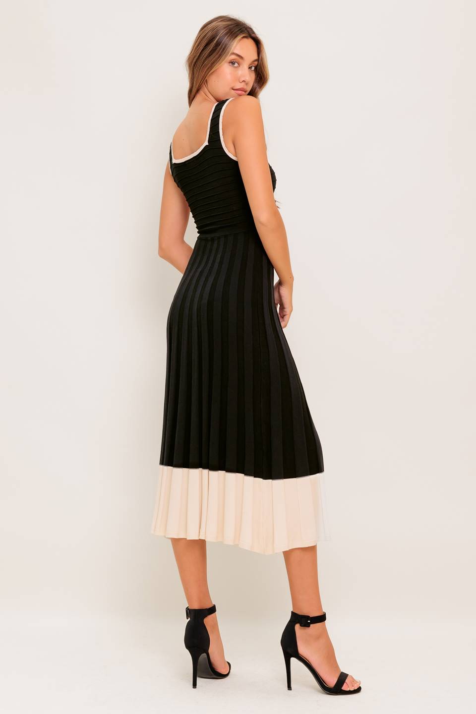 Lady Black Tie - Laurel Black & Cream Sweater Midi Dress