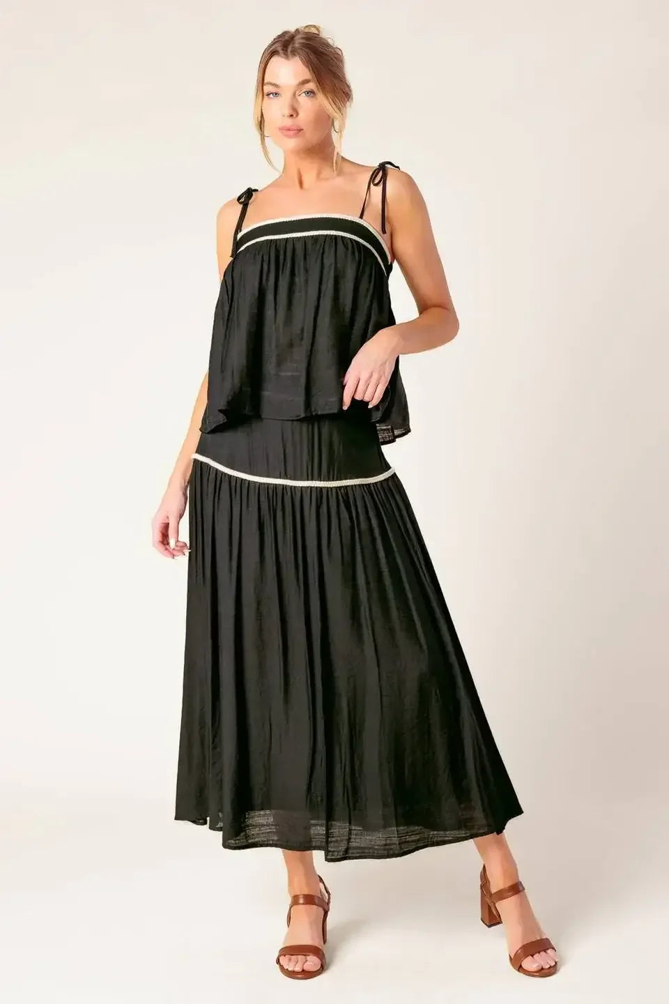 DIVIDE AND CONTOUR TOP & SKIRT SET - BLACK