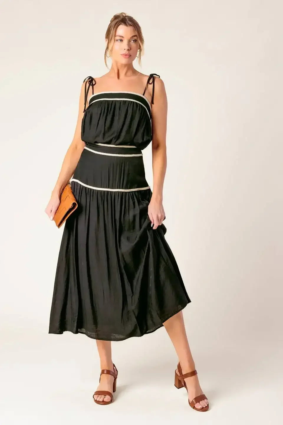 DIVIDE AND CONTOUR TOP & SKIRT SET - BLACK