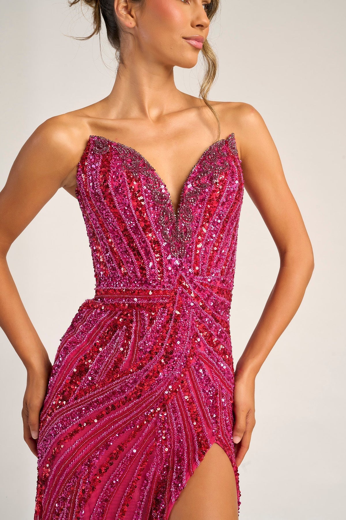 Portia & Scarlett PS26418C in Fuchsia/Red, close-up | Lady Black Tie