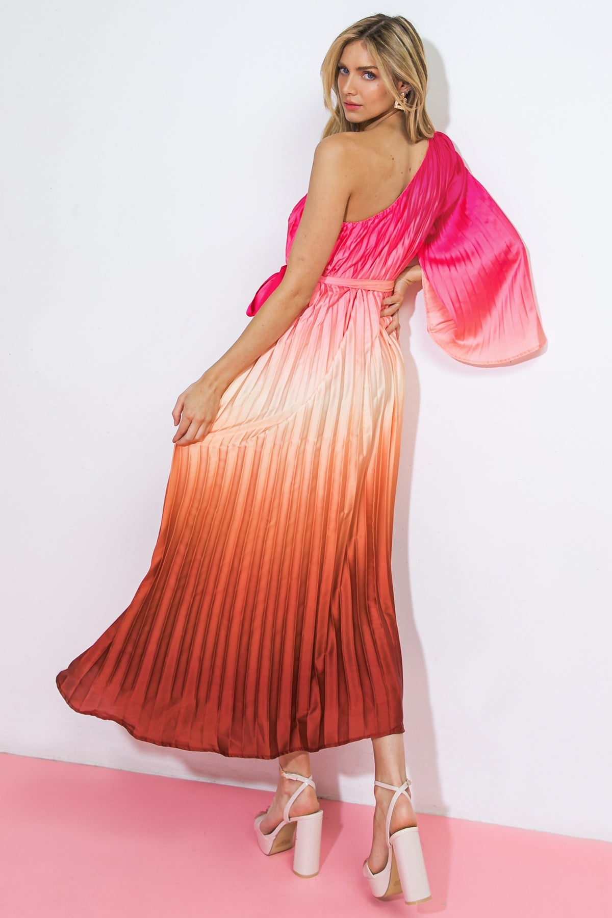 Lady Black Tie - Sunrise Glow - Ombre Midi Dress Lady Black Tie - Sunrise Glow - Ombre Midi Dress