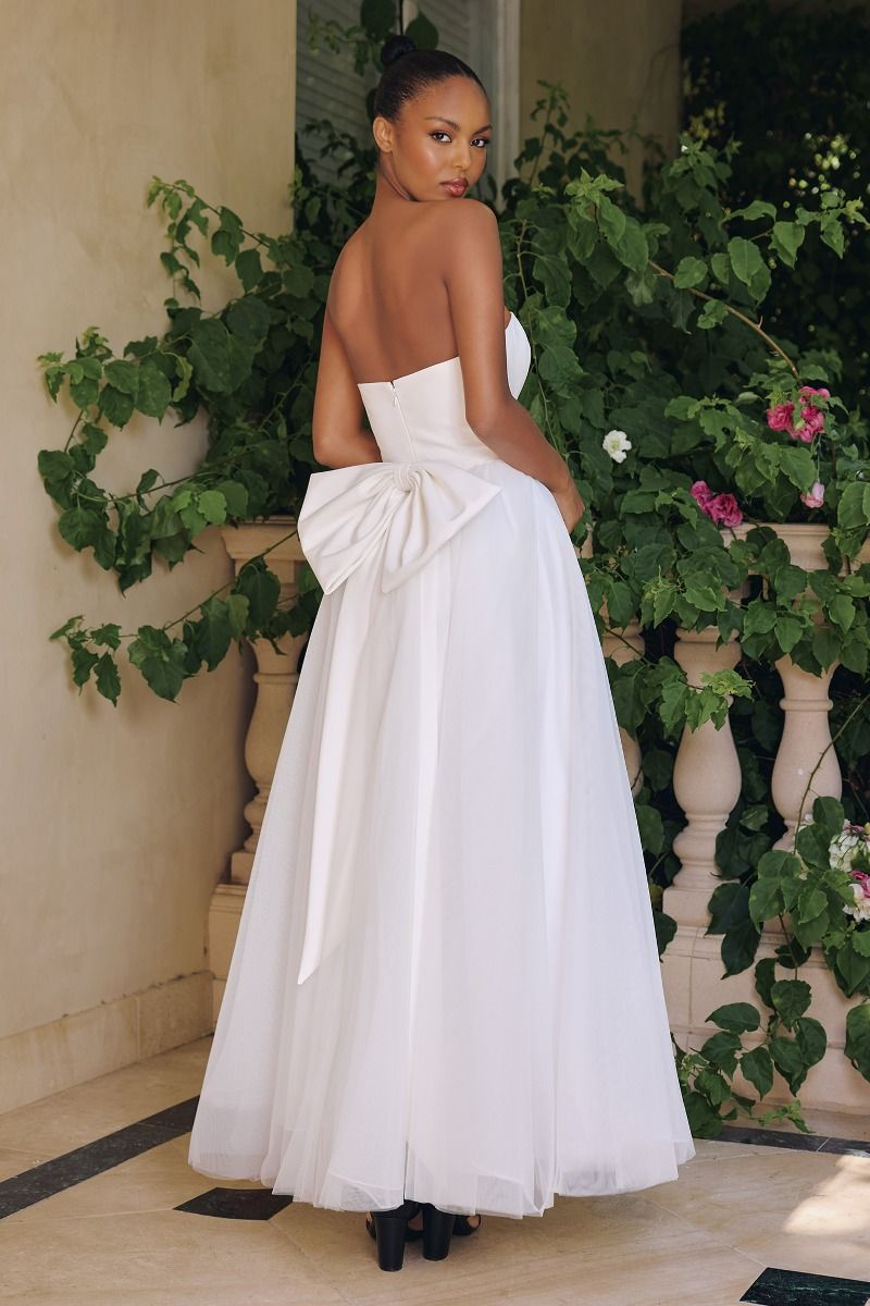 Lady Black Tie - Ophelia Gown - Off-white Strapless A-line Dress With Bow - Size Xs Lady Black Tie - Ophelia Gown - Off-white Strapless A-line Dress With Bow - Size Xs