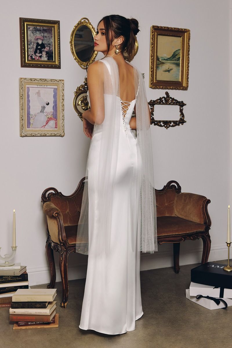 Lady Black Tie - Toby Maxi - Off White Satin Dress With Lace Up Back & Scarf - Size Xs Lady Black Tie - Toby Maxi - Off White Satin Dress With Lace Up Back & Scarf - Size Xs